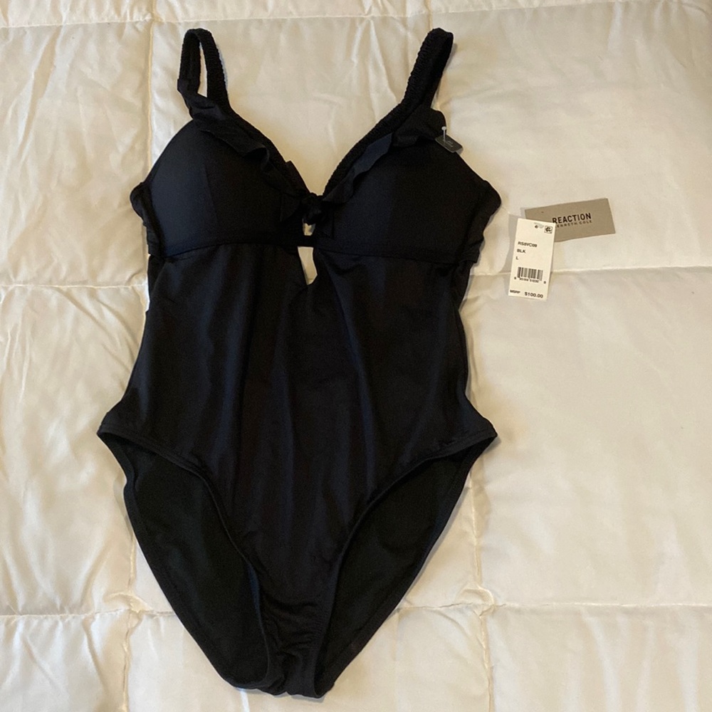 NWT Ladies Reaction Kenneth Cole one piece bathing suit size Large